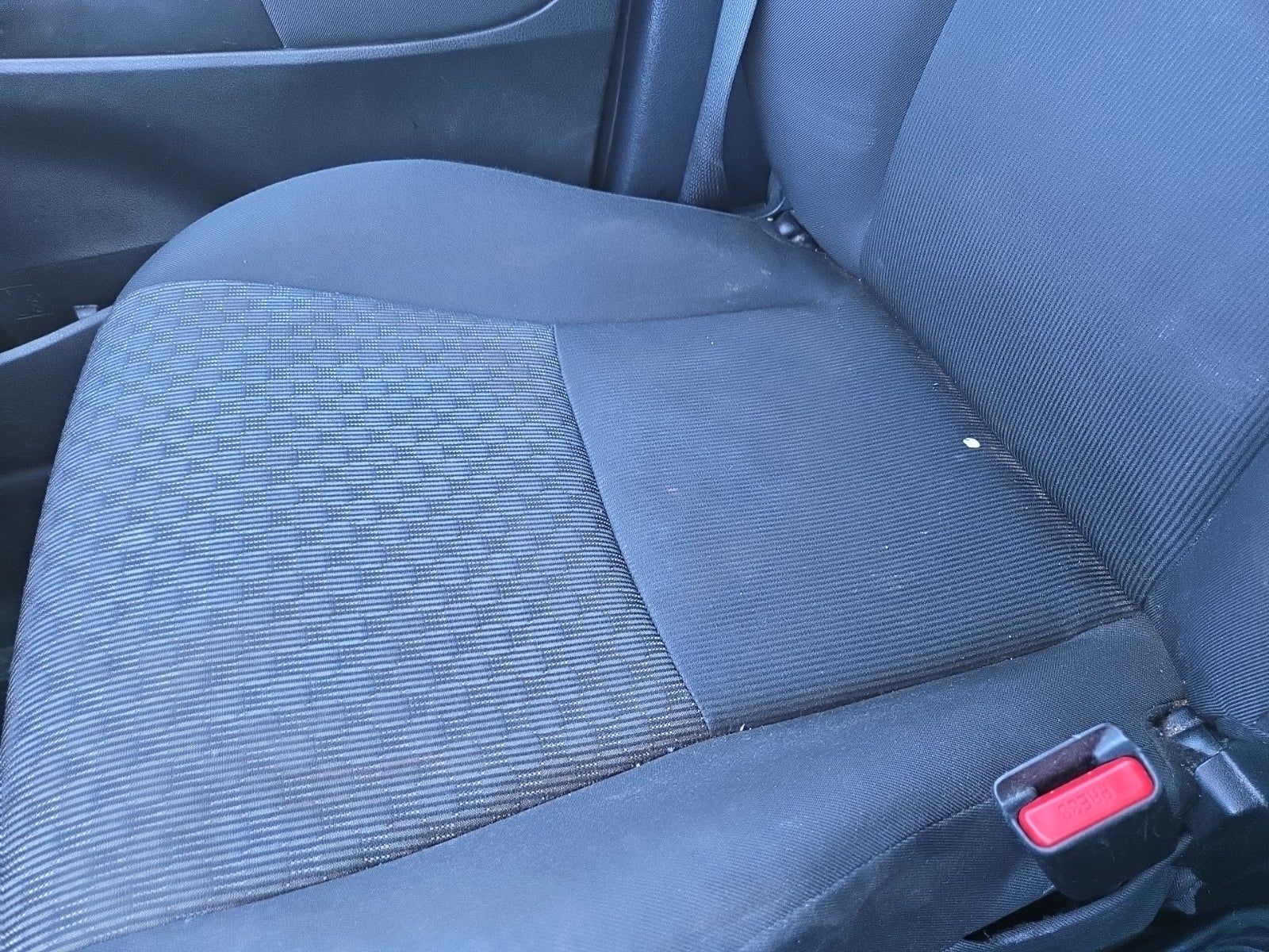 2015 Toyota Yaris L FWD