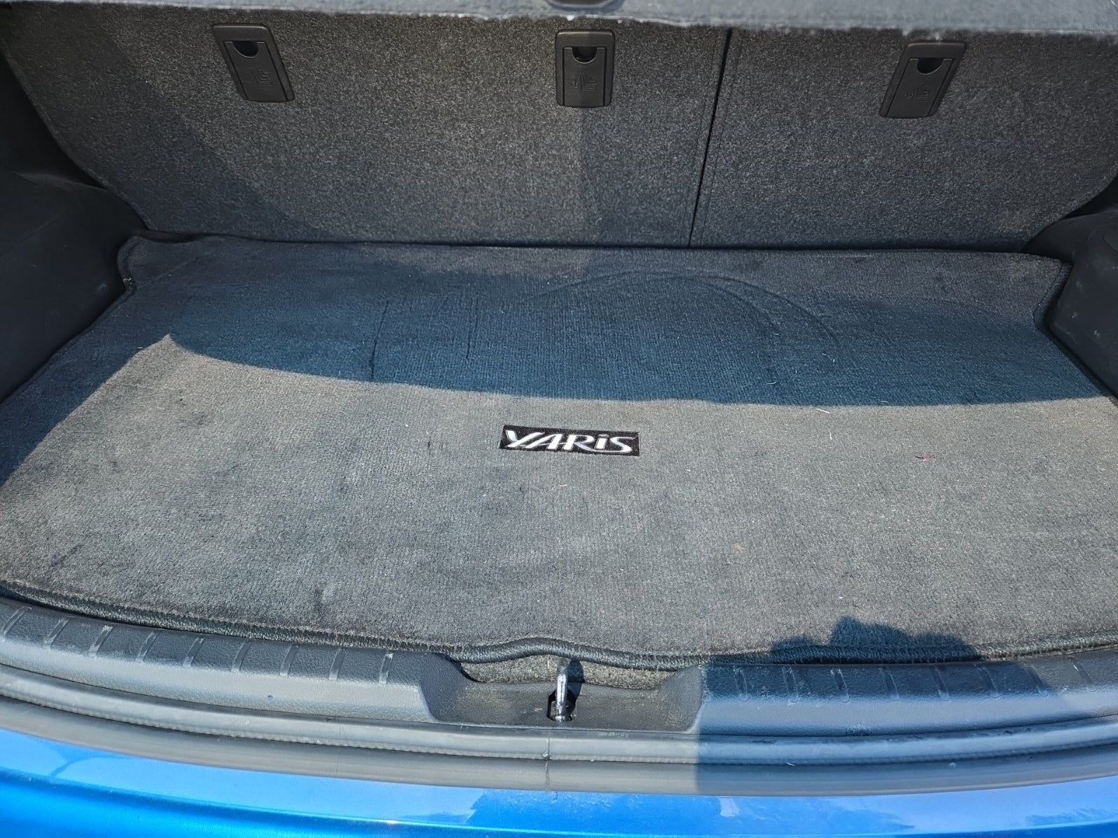 2015 Toyota Yaris L FWD