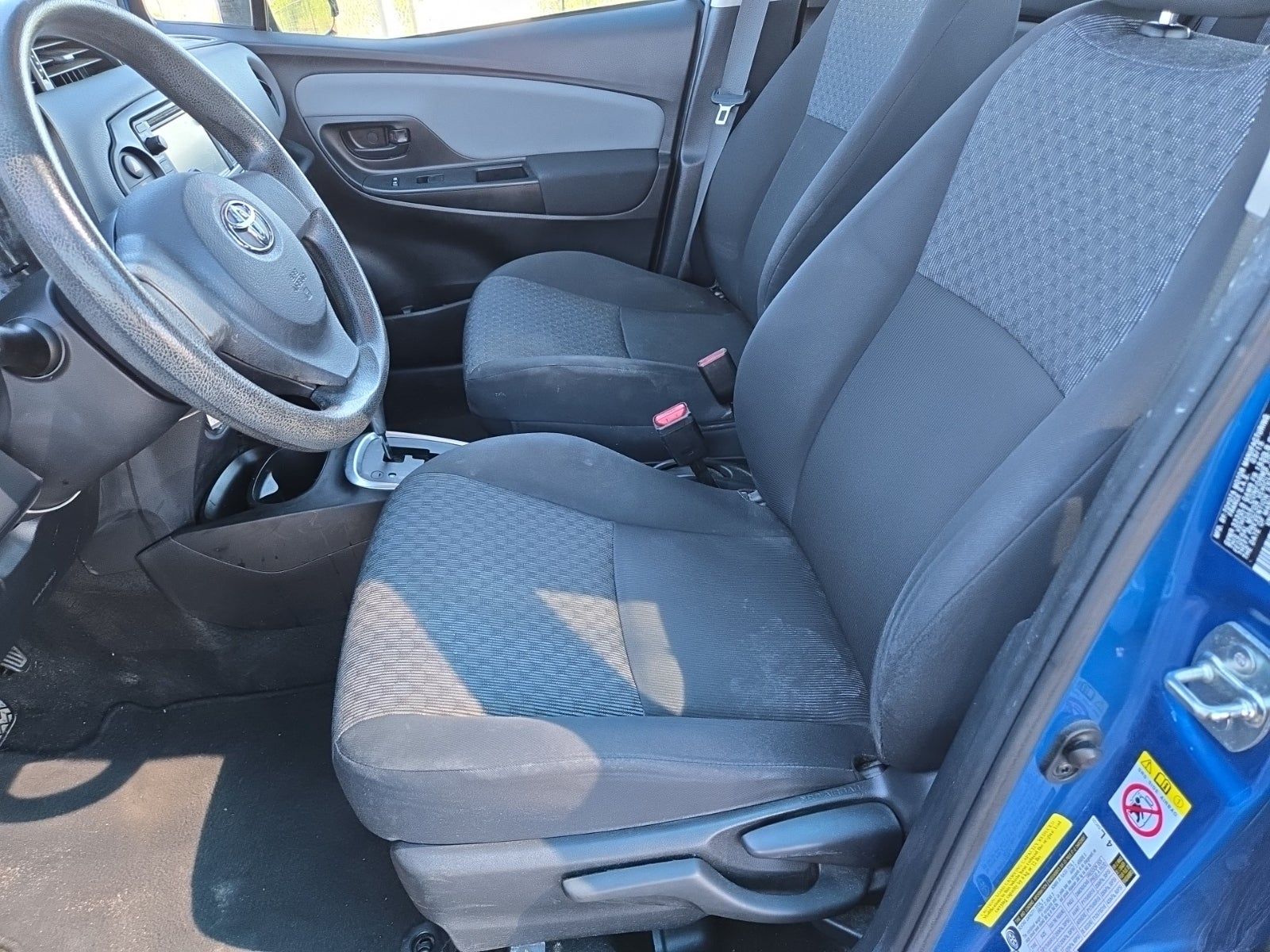 2015 Toyota Yaris L FWD