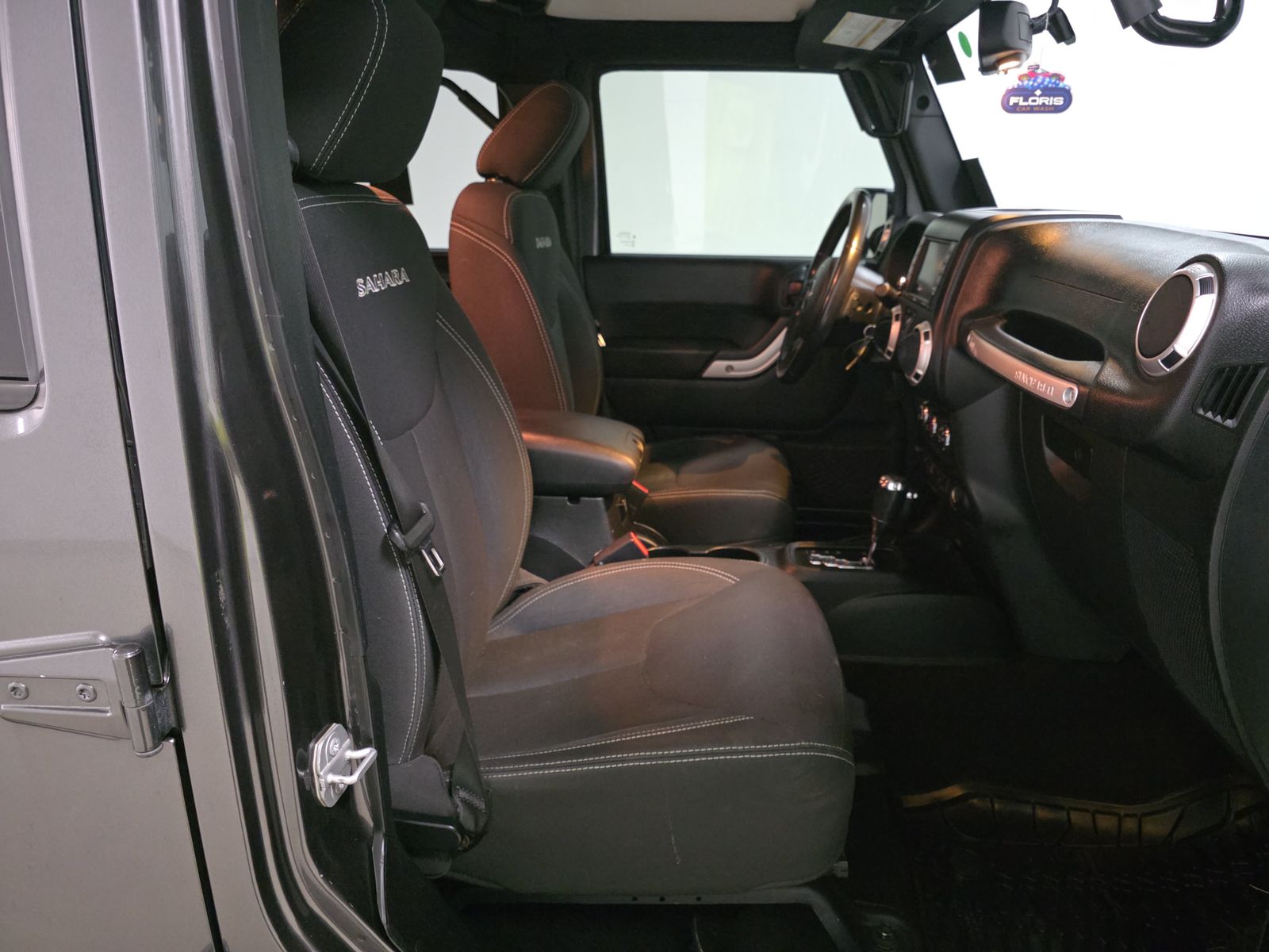 2018 Jeep Wrangler JK Unlimited Sahara AWD