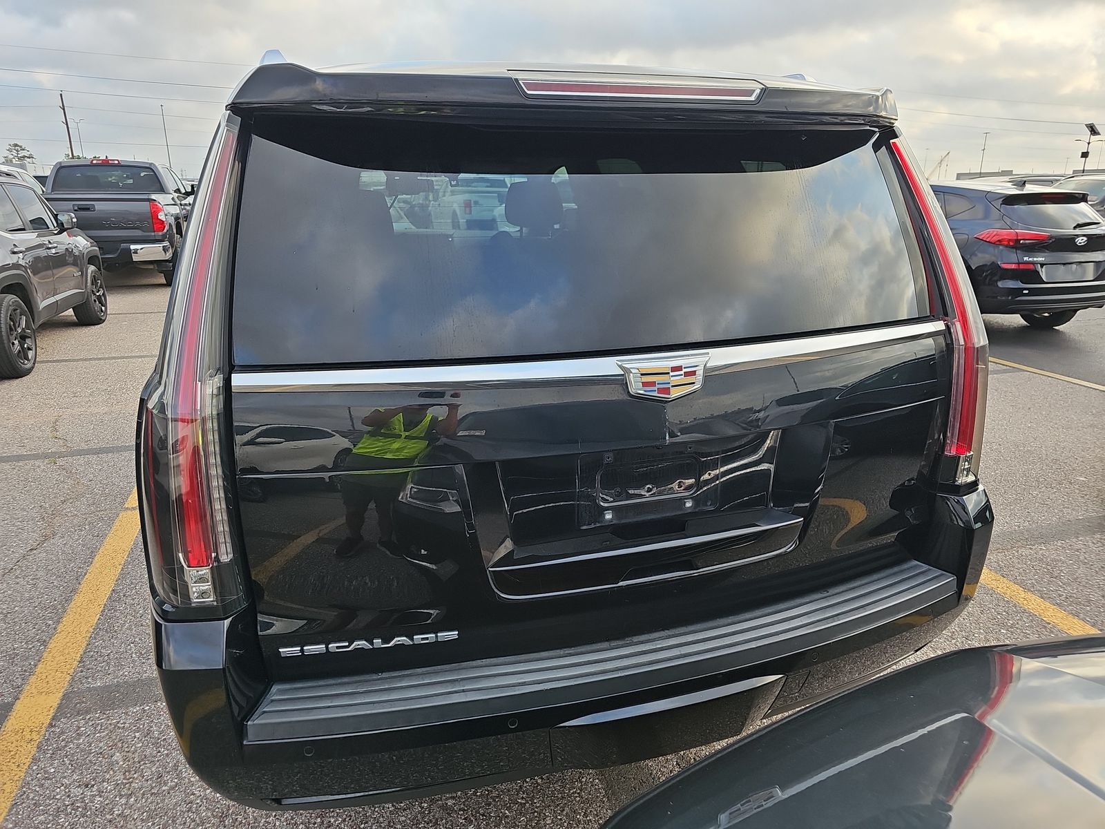 2018 Cadillac Escalade Base RWD