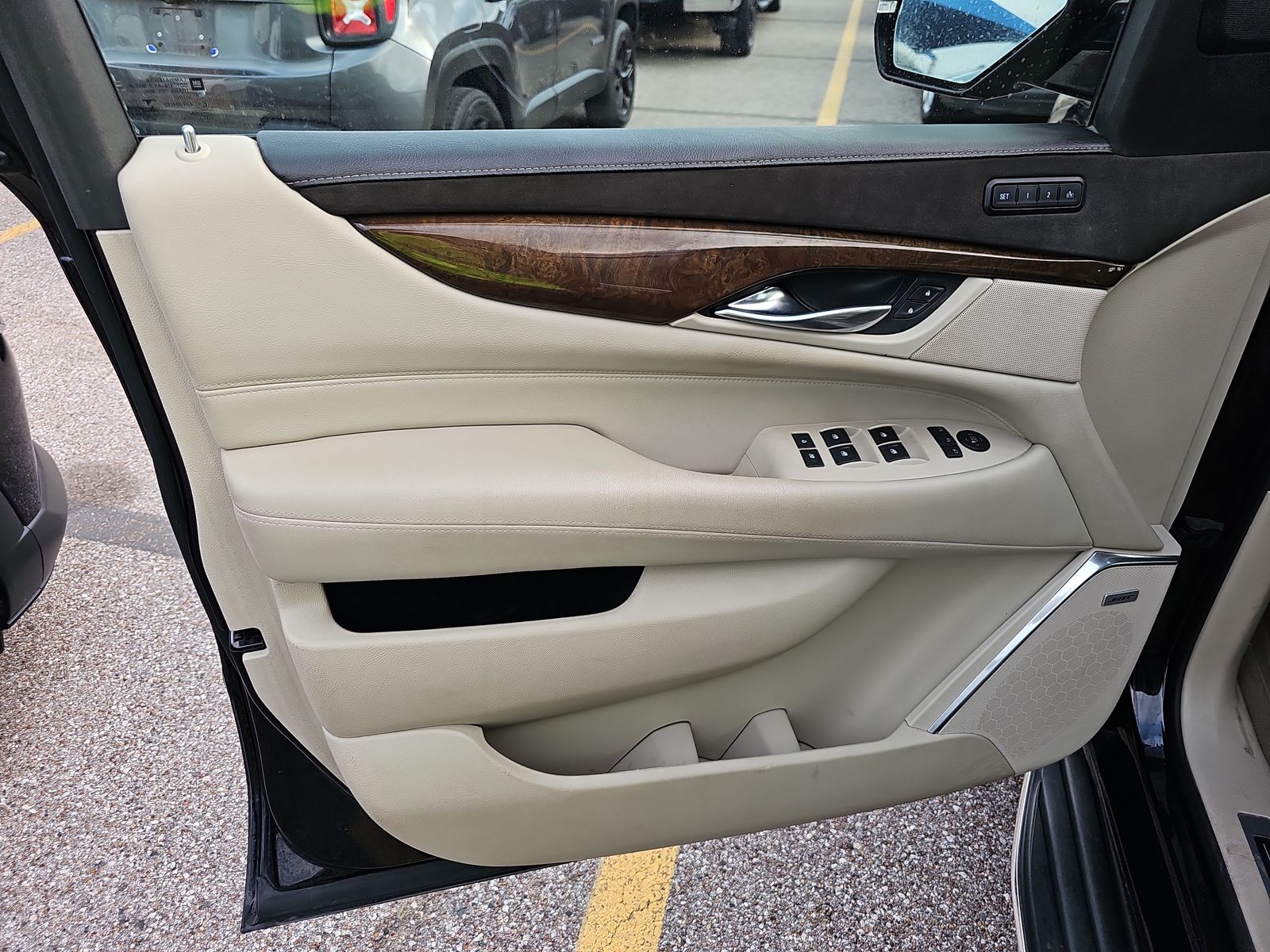 2018 Cadillac Escalade Base RWD