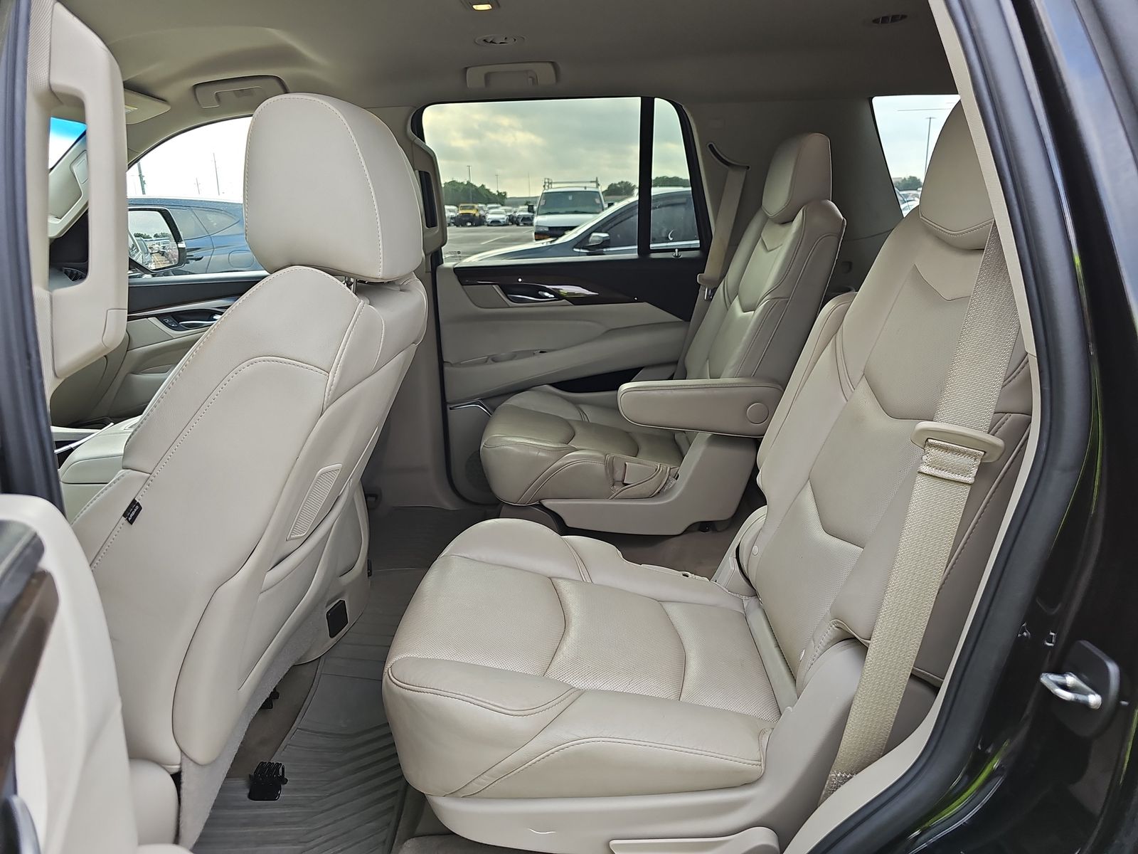 2018 Cadillac Escalade Base RWD