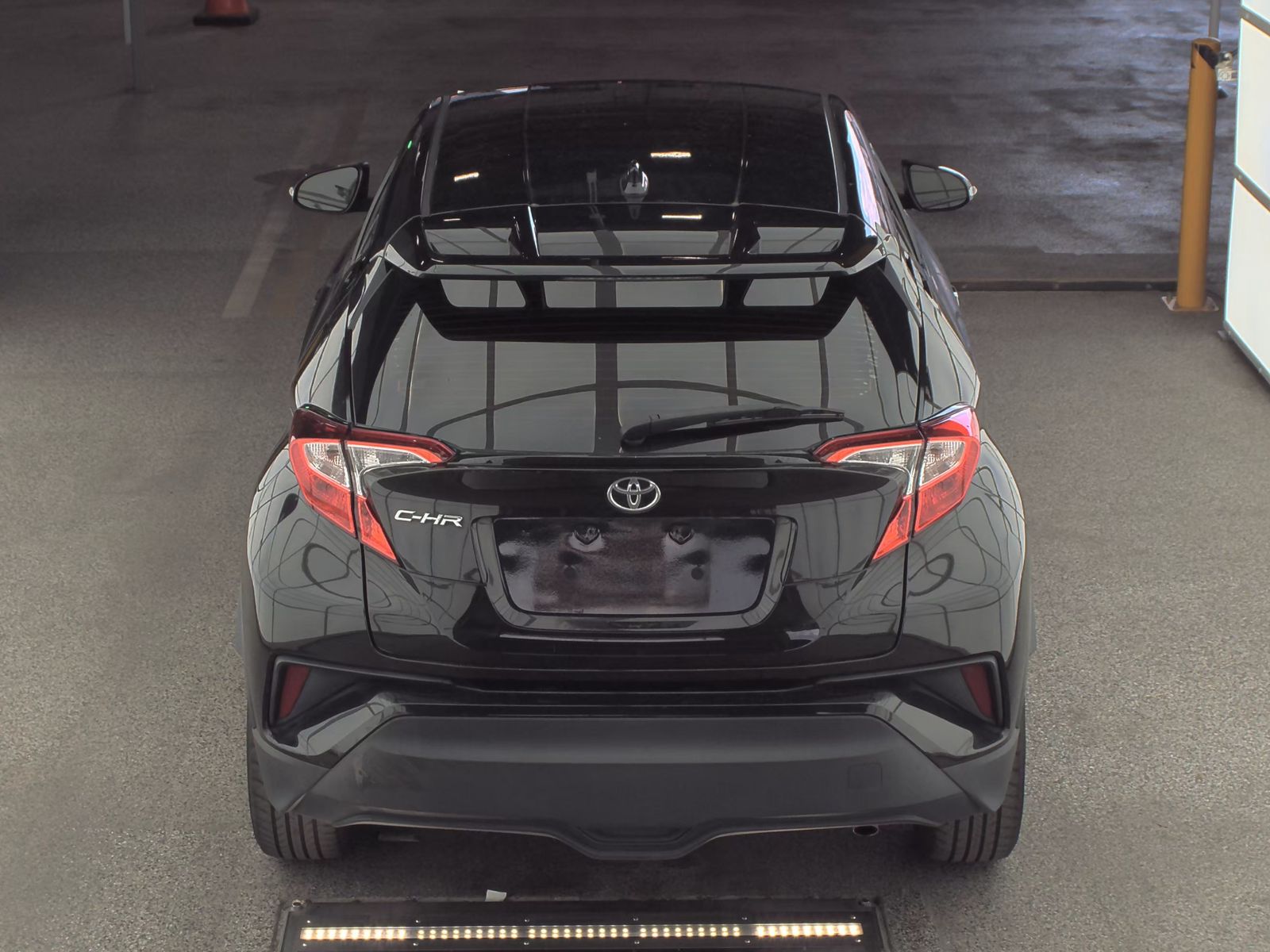 2021 Toyota C-HR LE FWD
