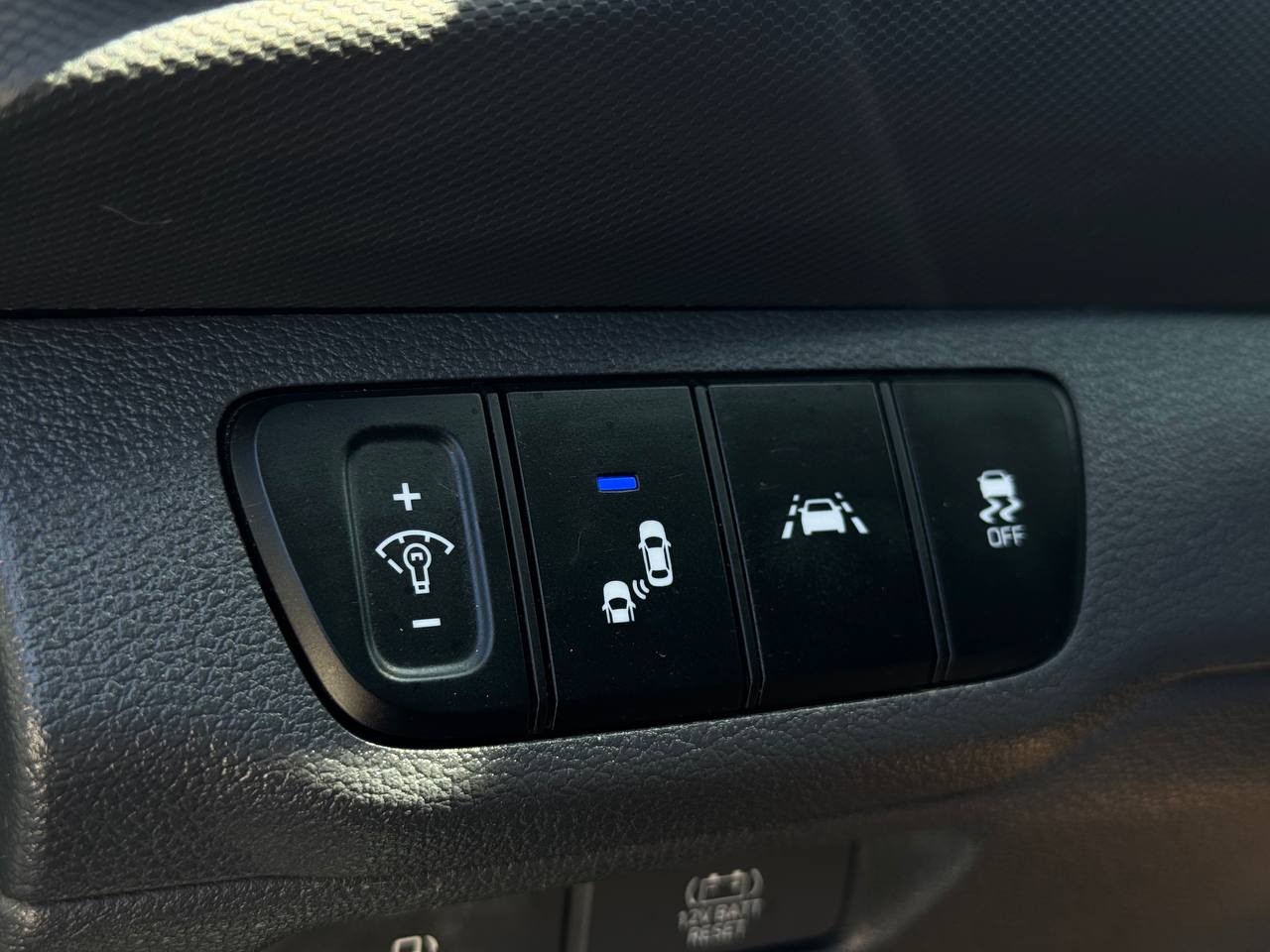 2020 Hyundai Ioniq Hybrid SE FWD