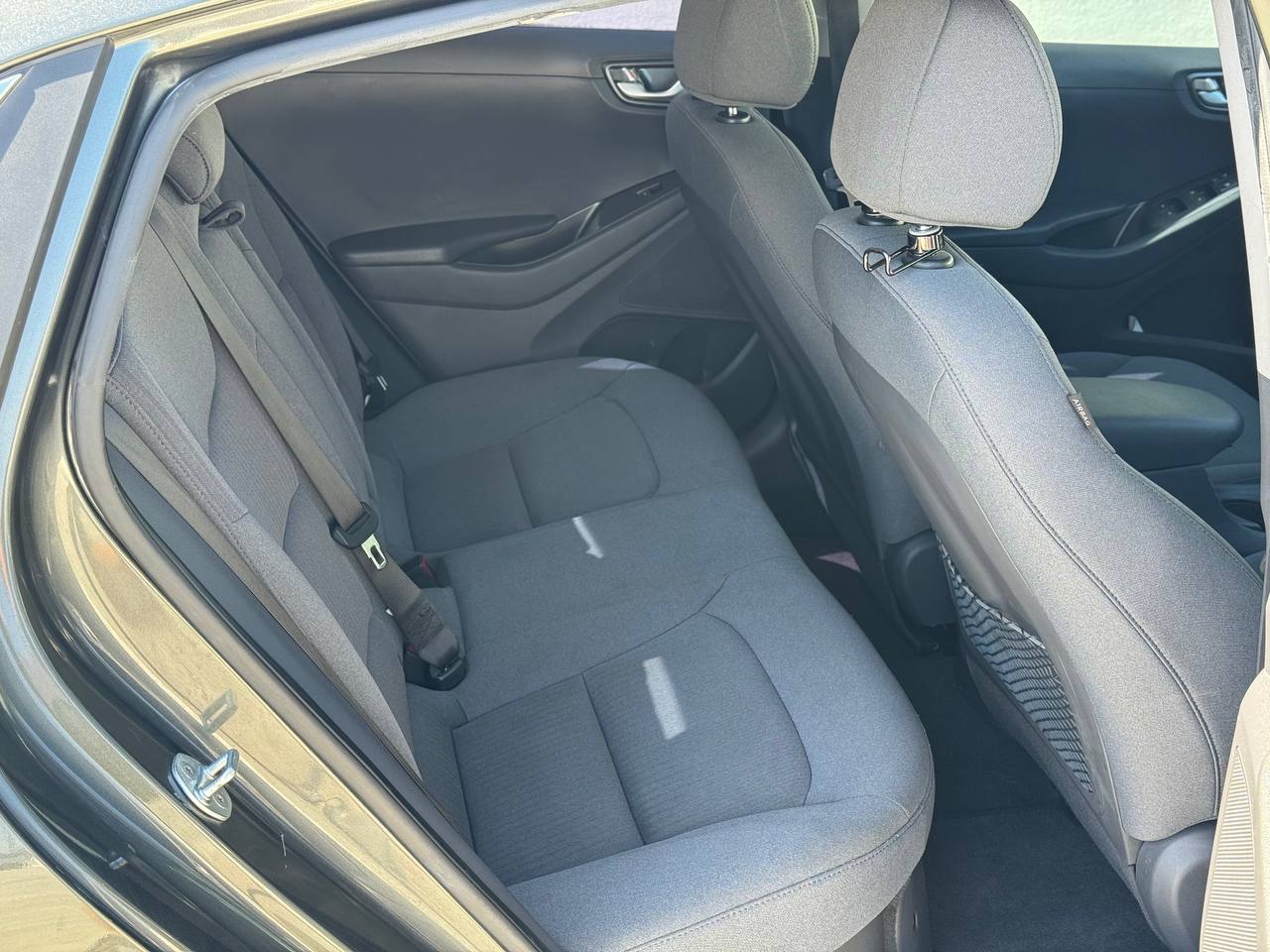 2020 Hyundai Ioniq Hybrid SE FWD