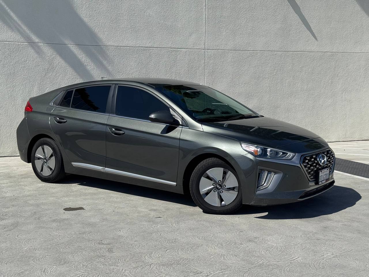 2020 Hyundai Ioniq Hybrid SE FWD