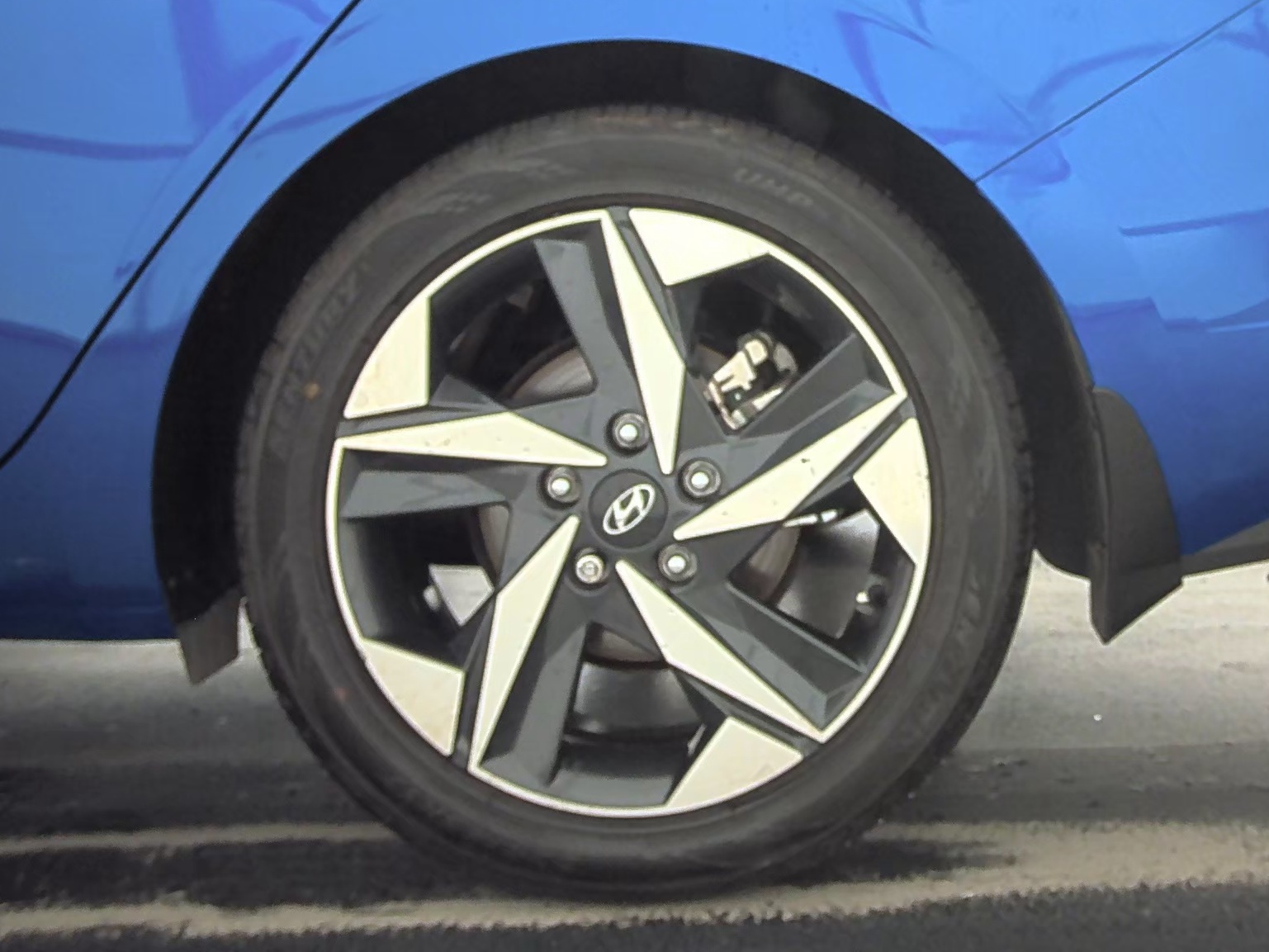 2023 Hyundai Elantra SEL FWD