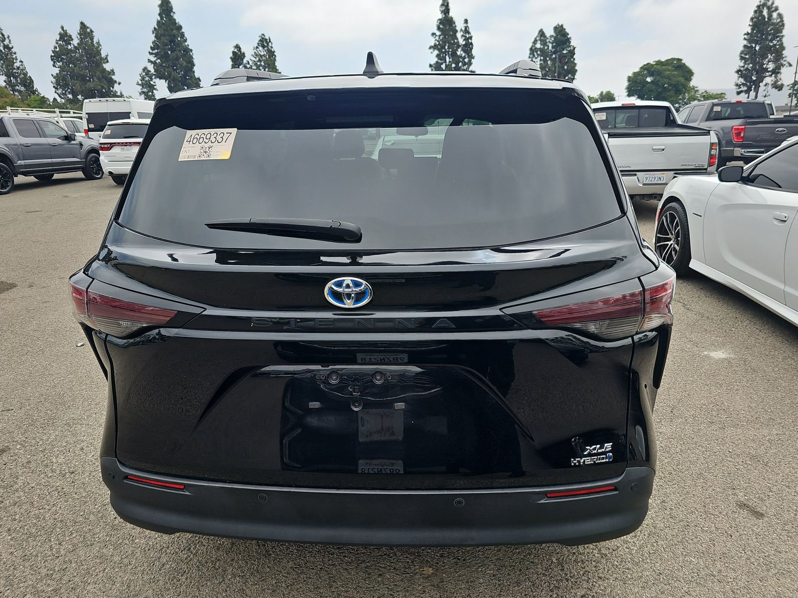 2023 Toyota Sienna XLE FWD