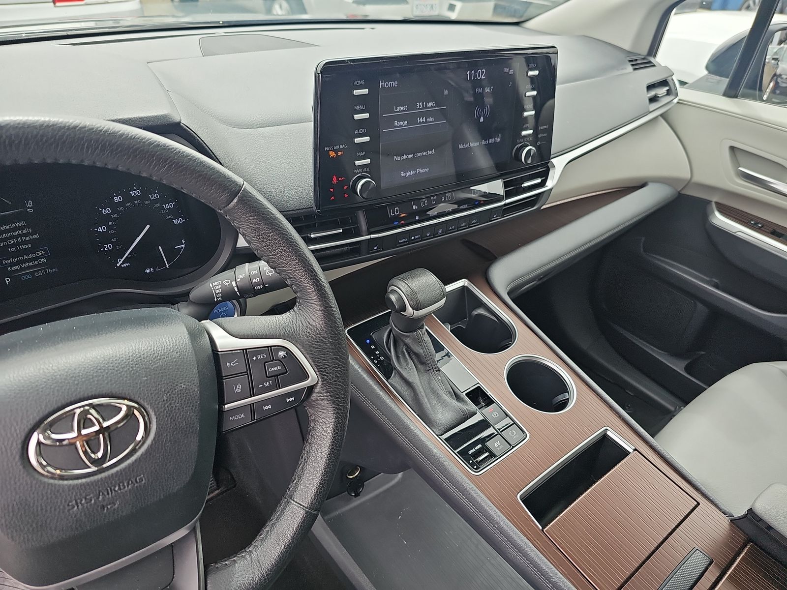 2023 Toyota Sienna XLE FWD
