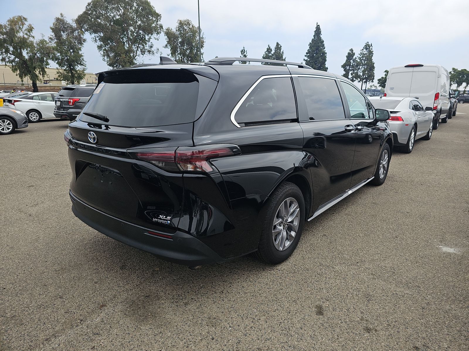 2023 Toyota Sienna XLE FWD