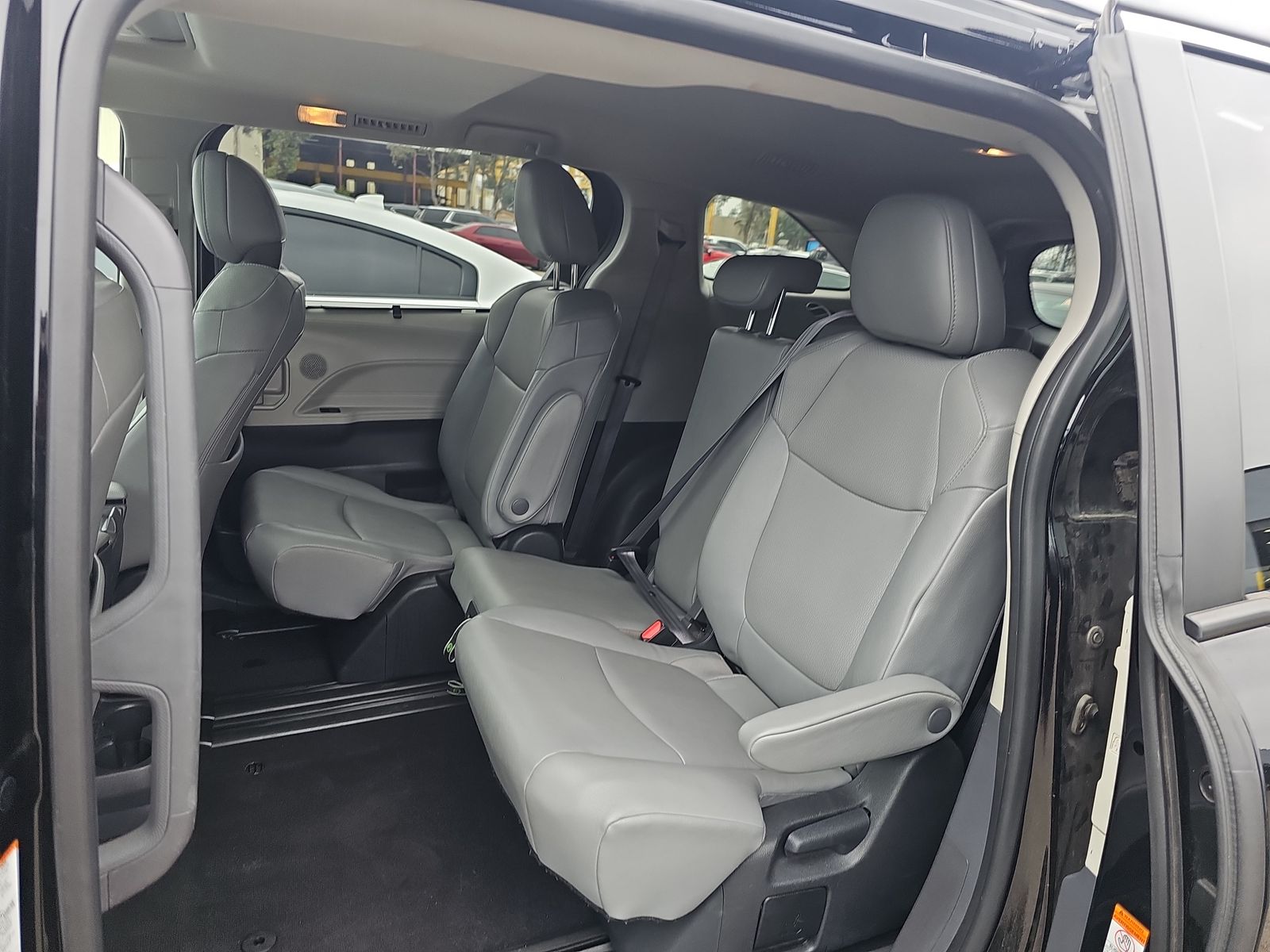 2023 Toyota Sienna XLE FWD