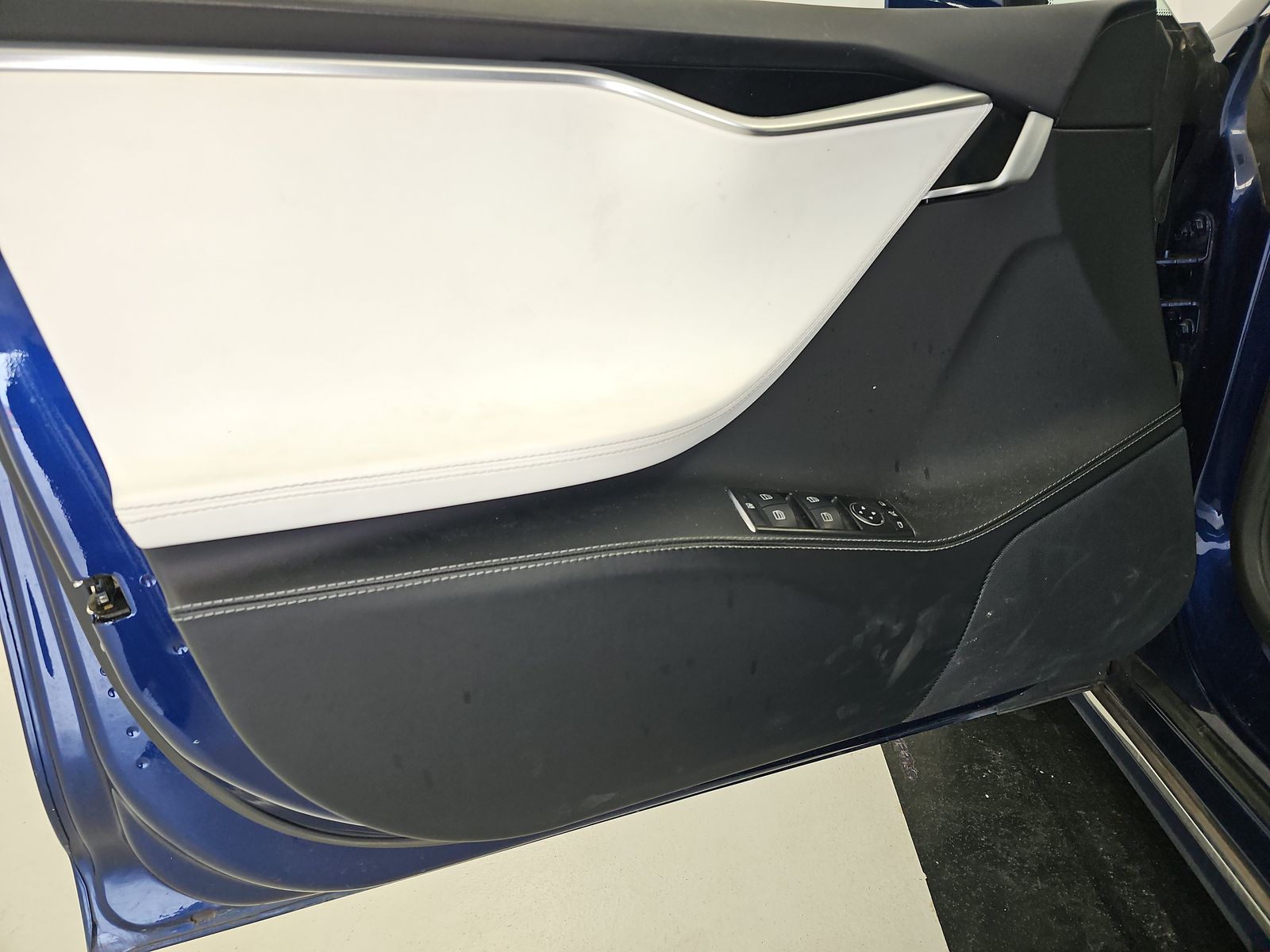 2017 Tesla Model S 60 RWD