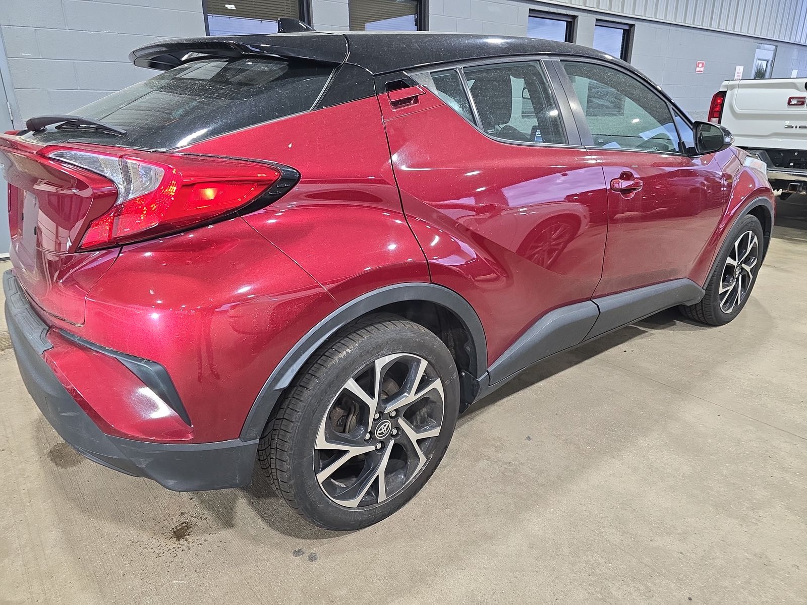 2019 Toyota C-HR XLE FWD