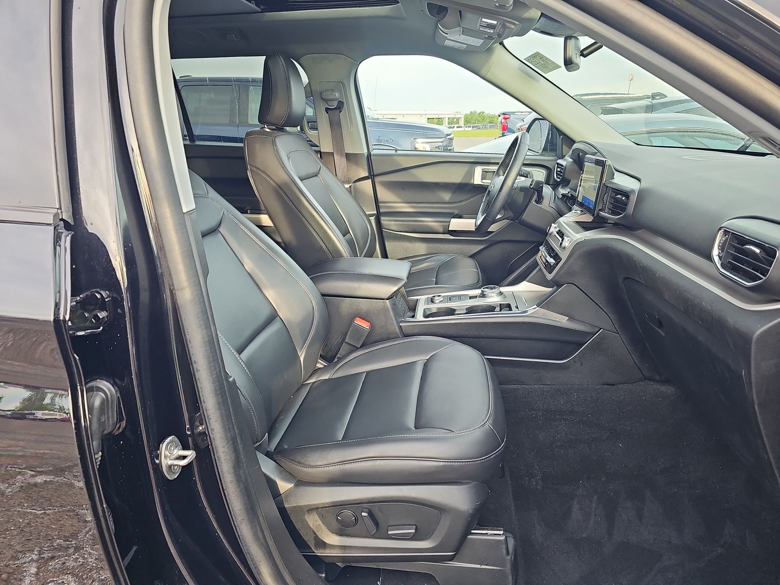 2023 Ford Explorer XLT AWD