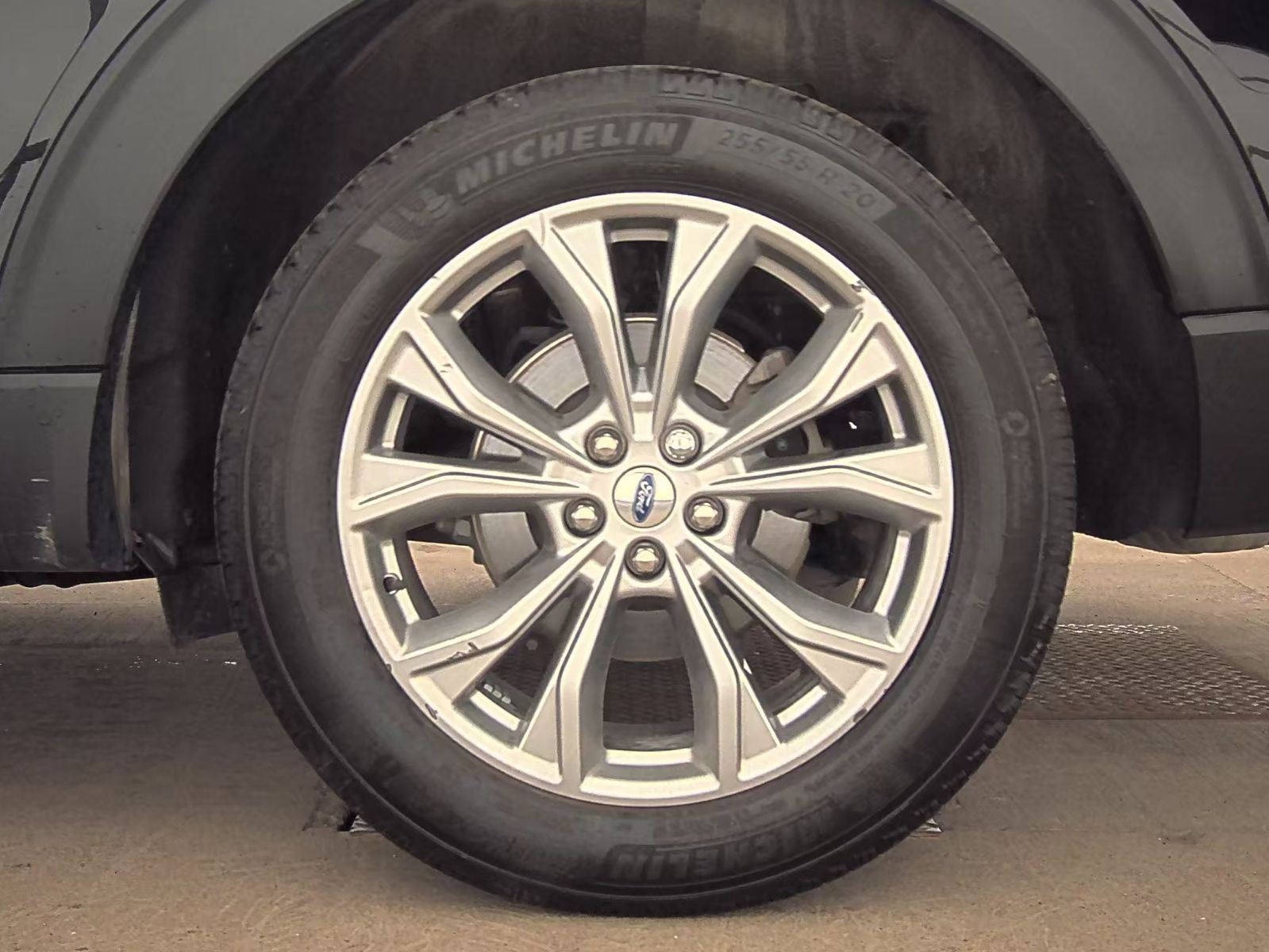 2023 Ford Explorer XLT AWD