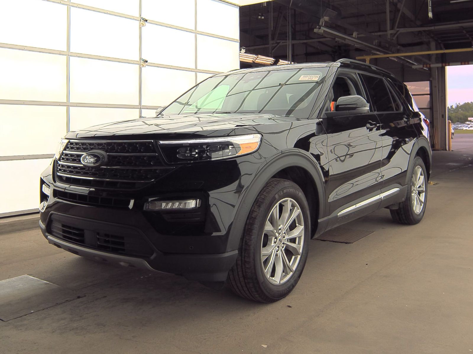 2023 Ford Explorer XLT AWD