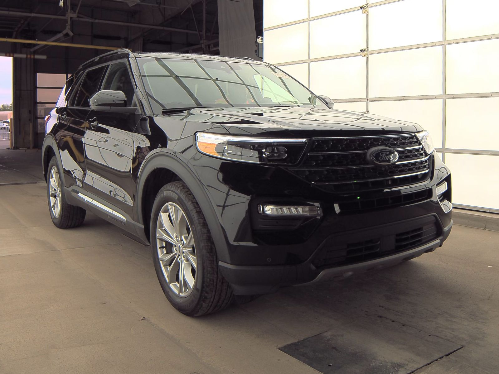 2023 Ford Explorer XLT AWD