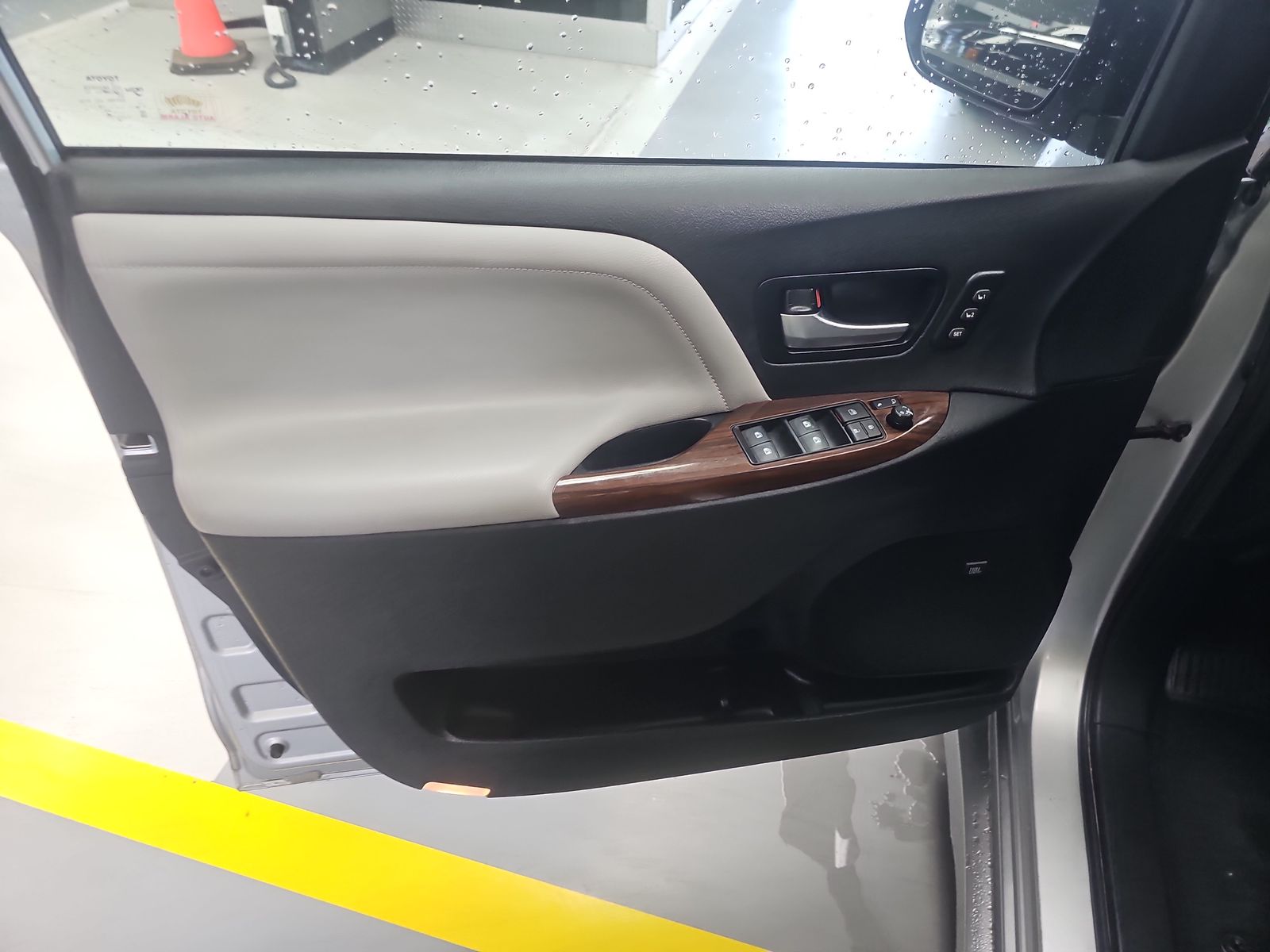 2020 Toyota Sienna Limited Premium FWD