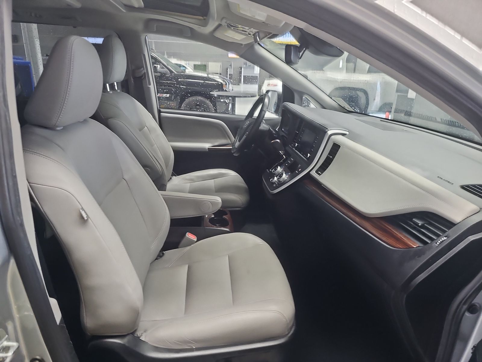 2020 Toyota Sienna Limited Premium FWD