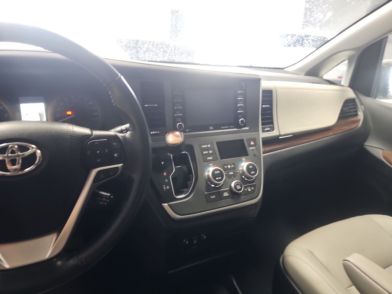 2020 Toyota Sienna Limited Premium FWD