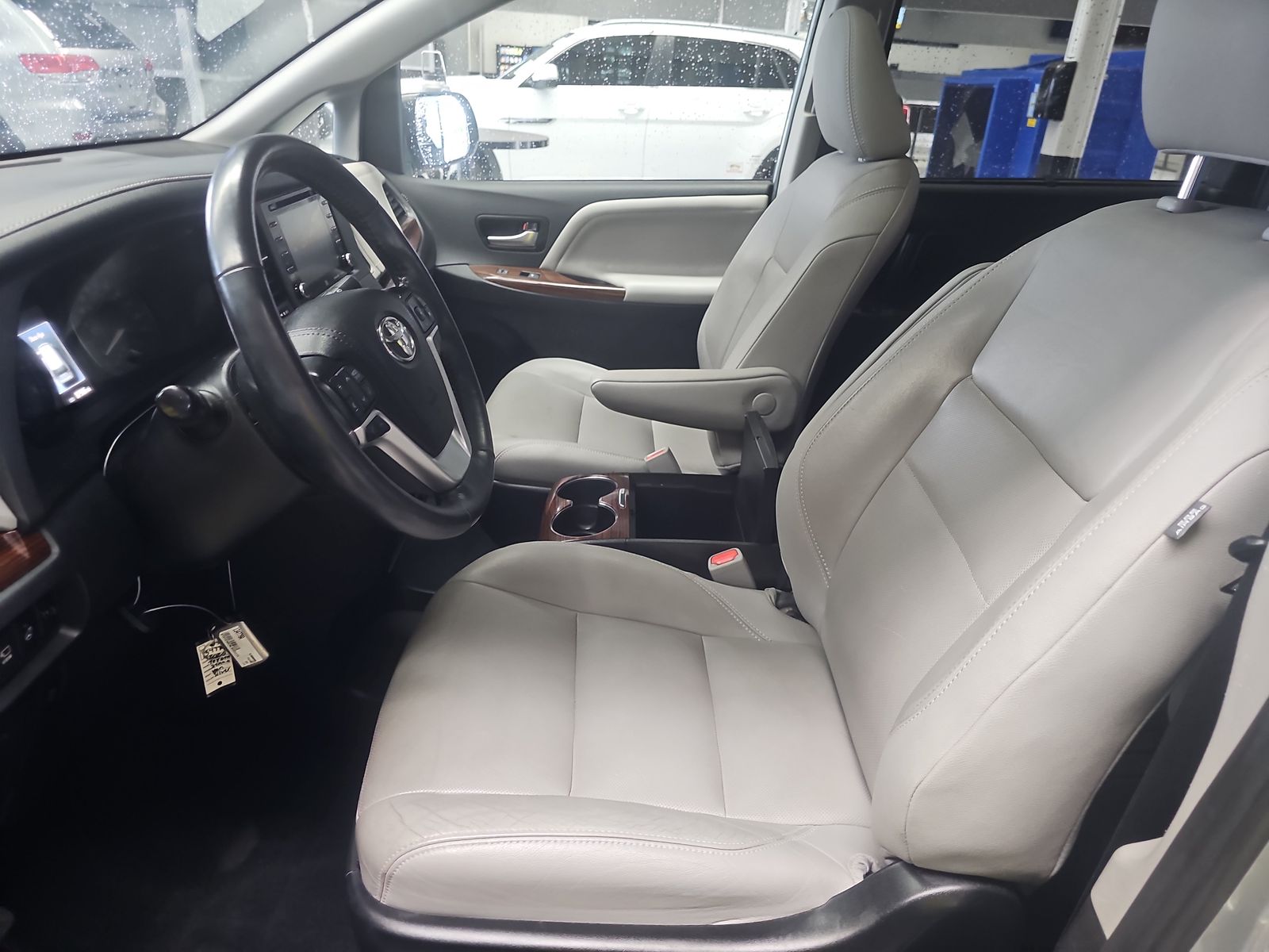 2020 Toyota Sienna Limited Premium FWD