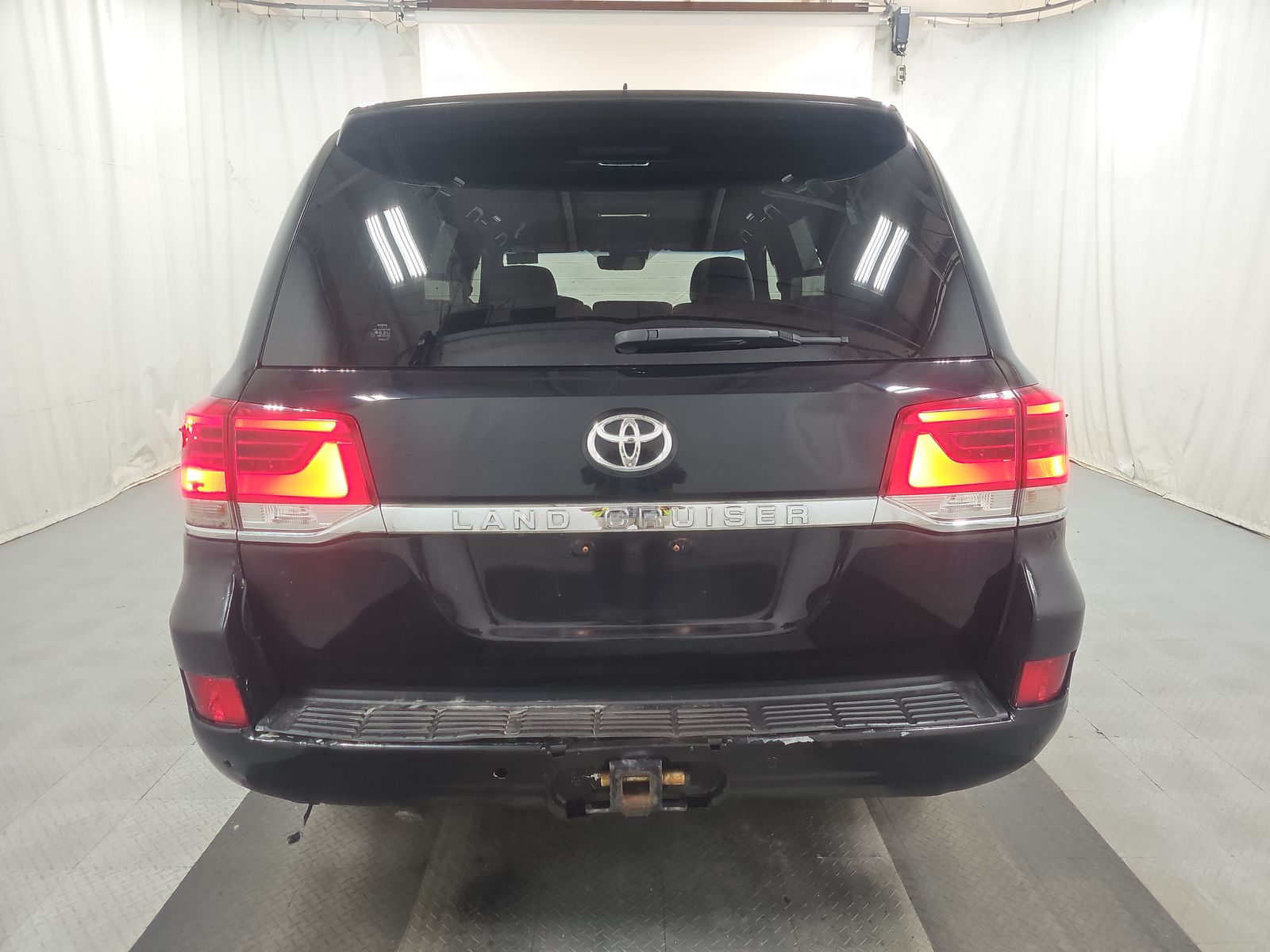 2018 Toyota Land Cruiser Base AWD