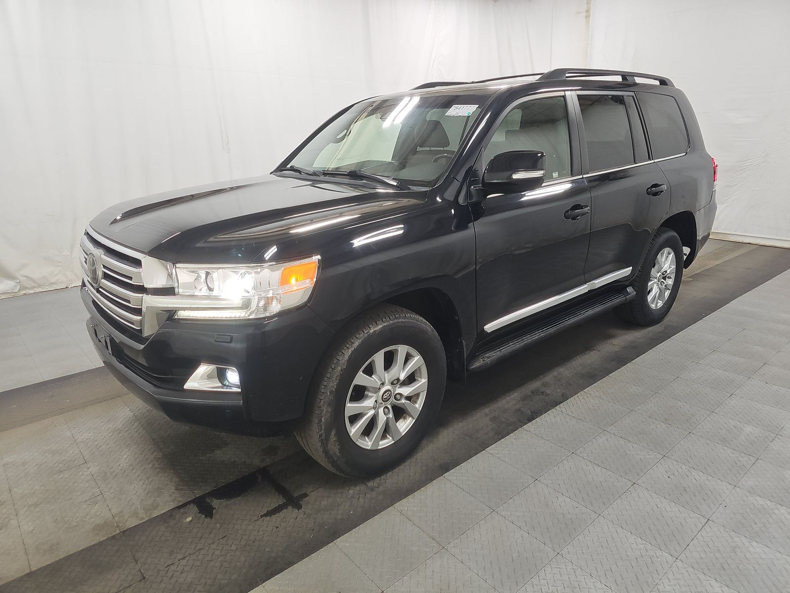2018 Toyota Land Cruiser Base AWD