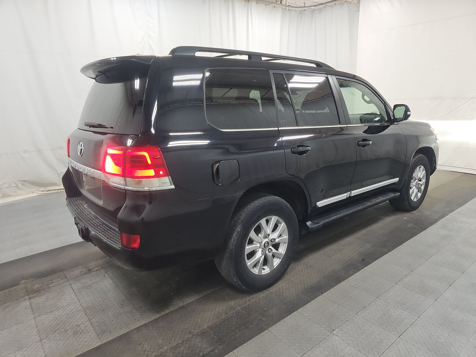 2018 Toyota Land Cruiser Base AWD