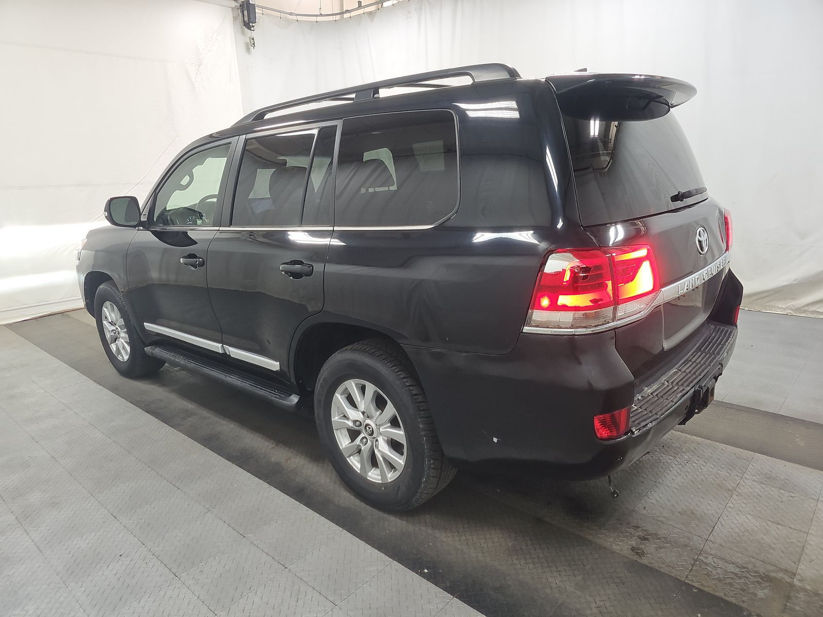 2018 Toyota Land Cruiser Base AWD