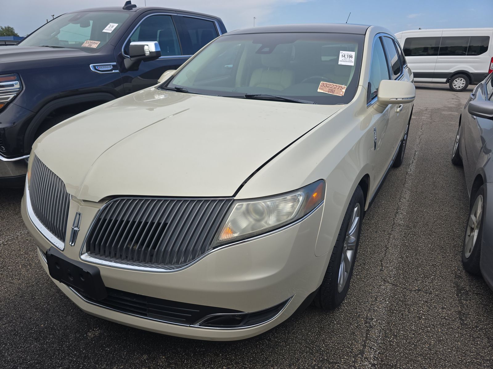 2014 Lincoln MKT Base FWD