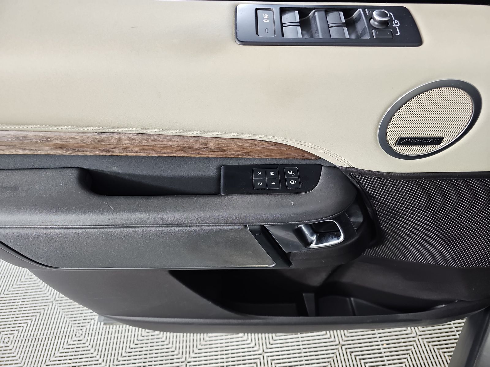 2017 Land Rover Discovery HSE AWD