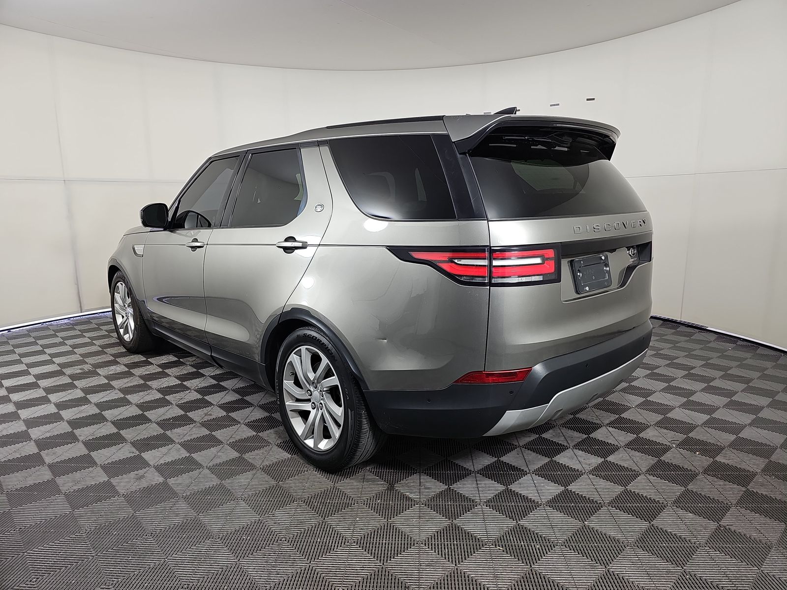 2017 Land Rover Discovery HSE AWD
