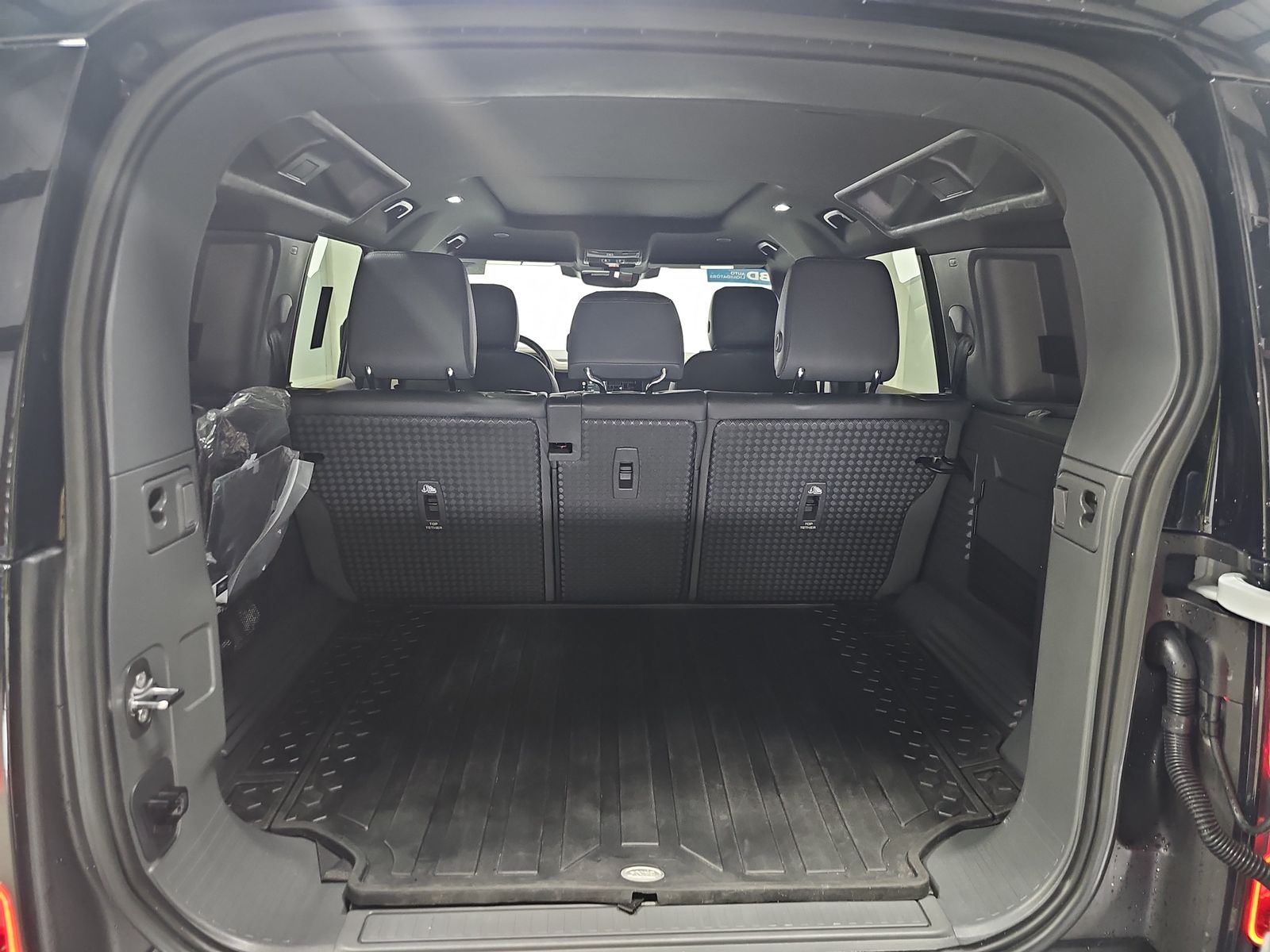 2023 Land Rover Defender 110 X-Dynamic SE AWD