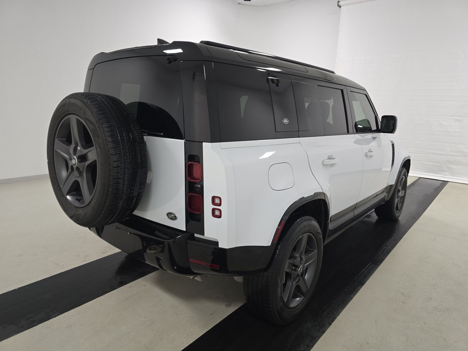 2023 Land Rover Defender 110 X-Dynamic SE AWD