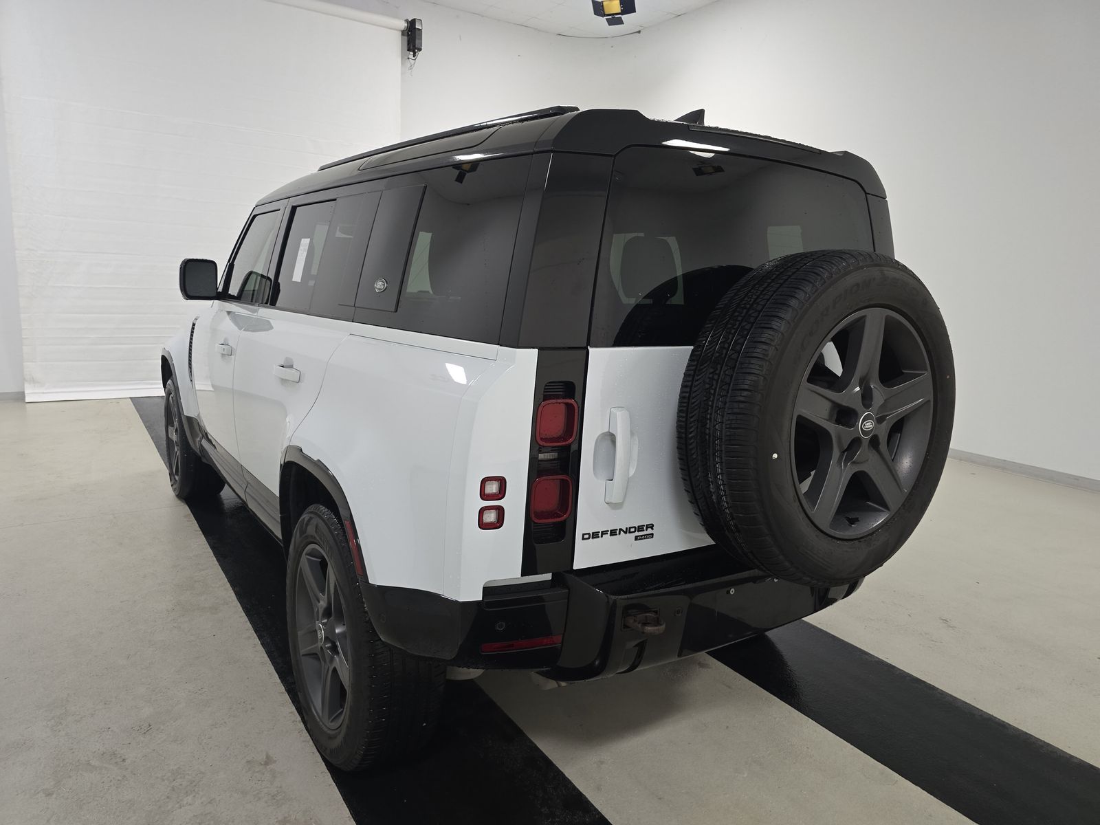 2023 Land Rover Defender 110 X-Dynamic SE AWD