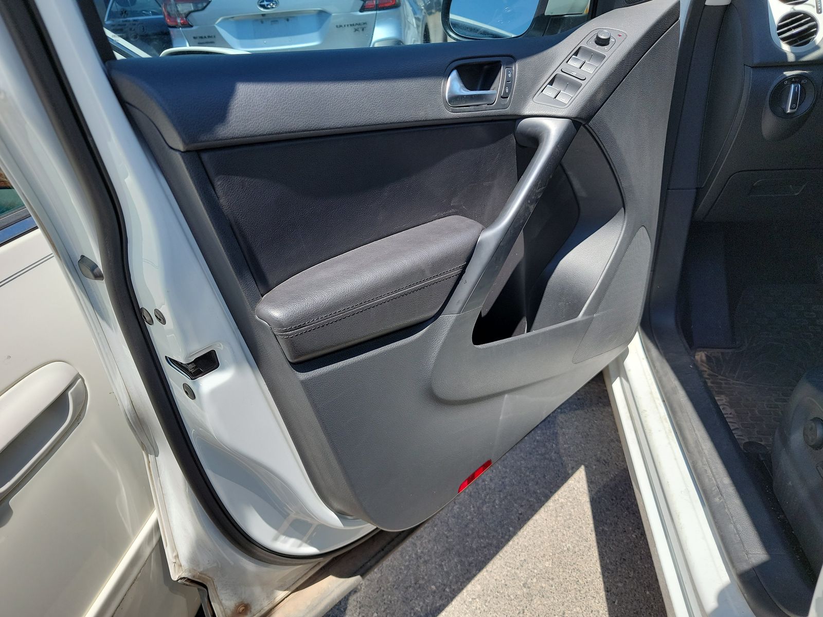 2017 Volkswagen Tiguan 2.0T Wolfsburg Edition FWD