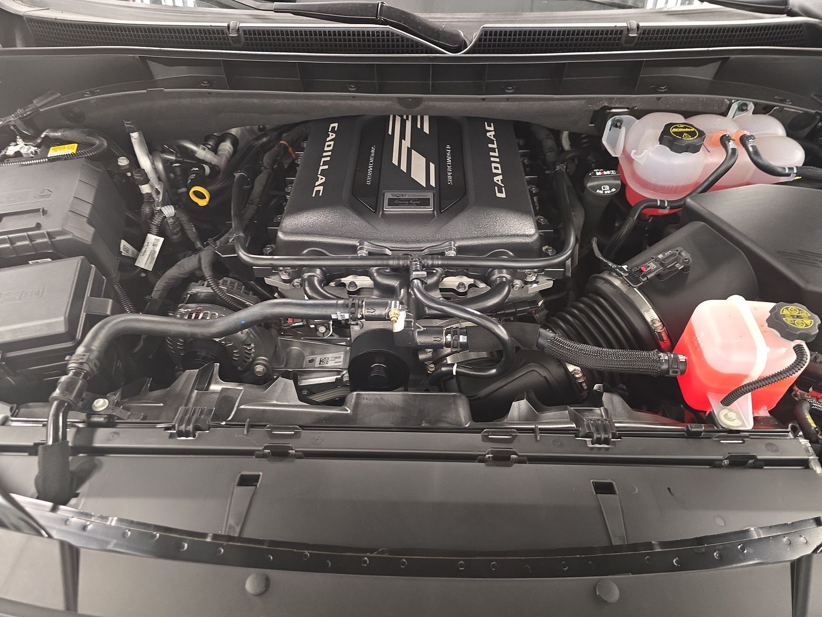 2025 Cadillac Escalade ESV V-Series AWD