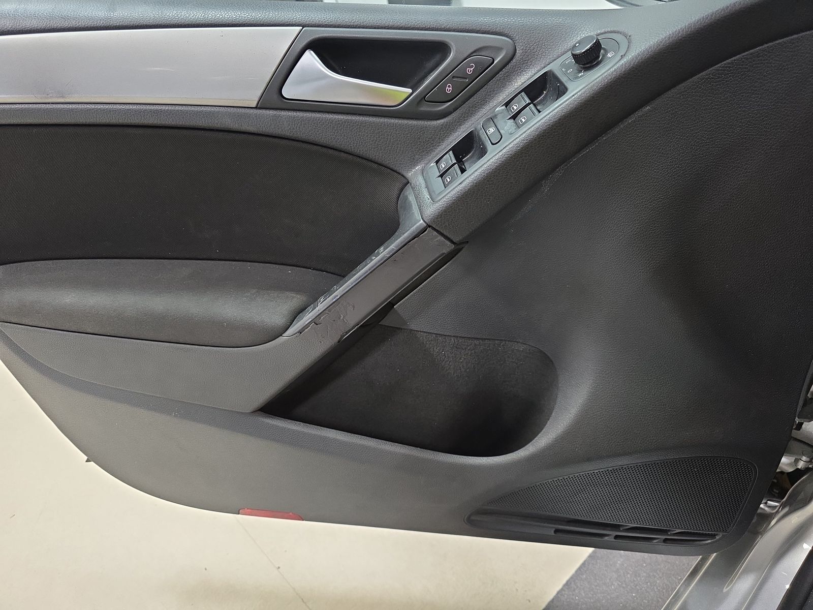 2014 Volkswagen Golf 2.5L FWD