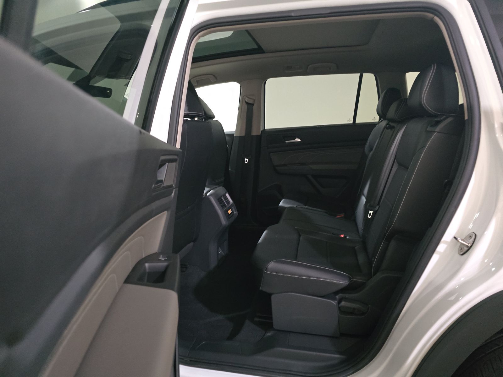 2023 Volkswagen Atlas 2.0T SE FWD