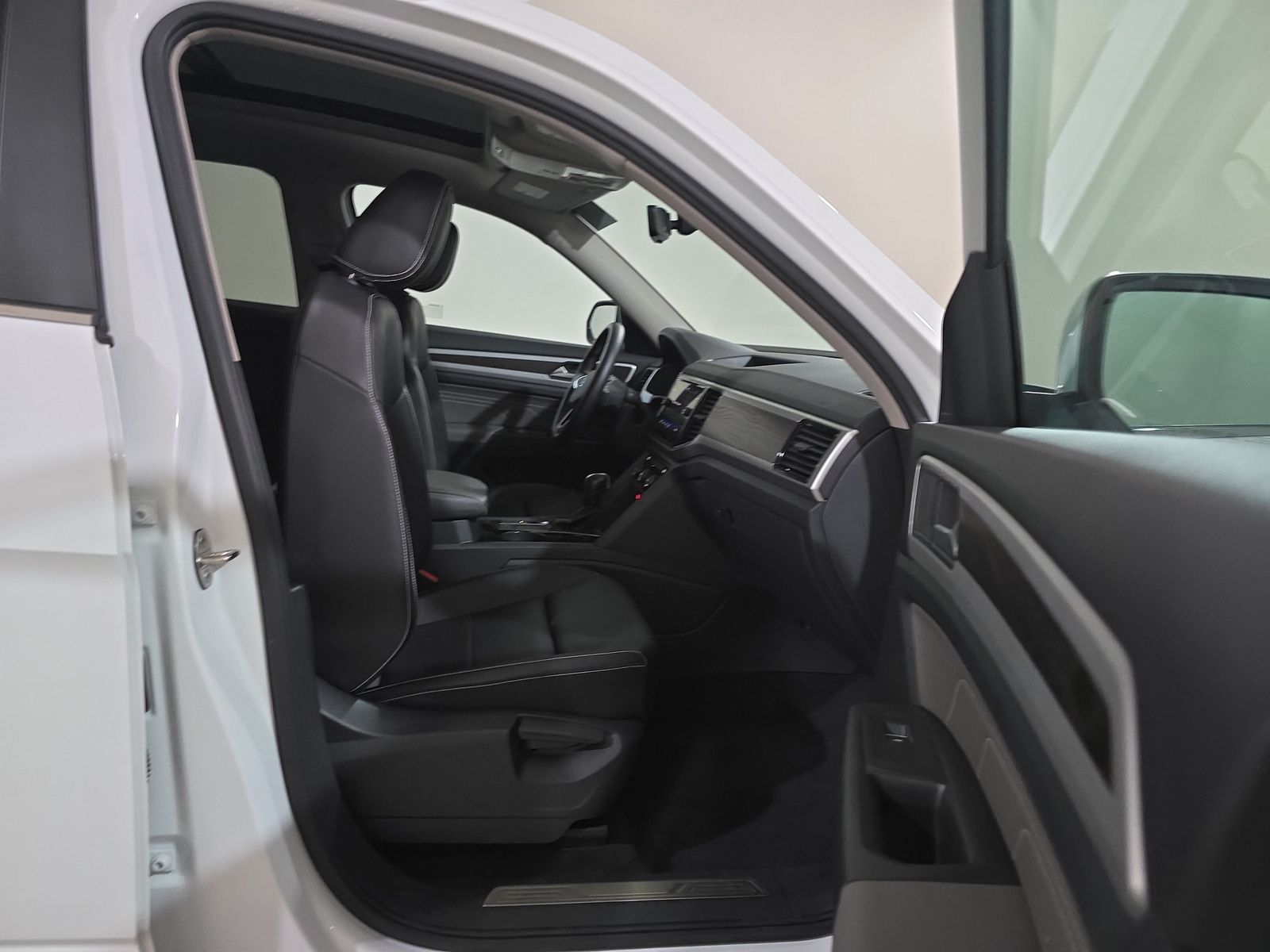 2023 Volkswagen Atlas 2.0T SE FWD