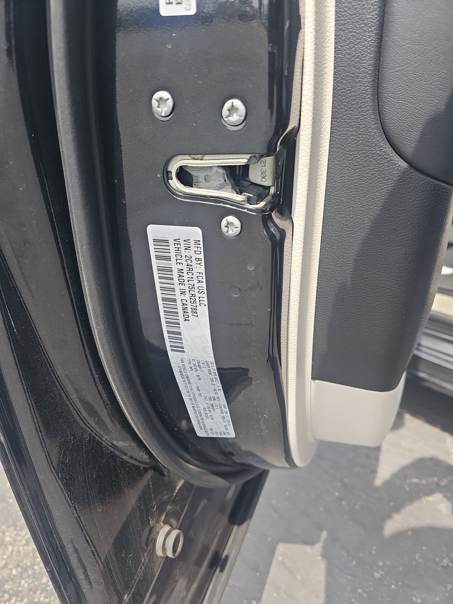 2020 Chrysler Pacifica Hybrid Touring L FWD
