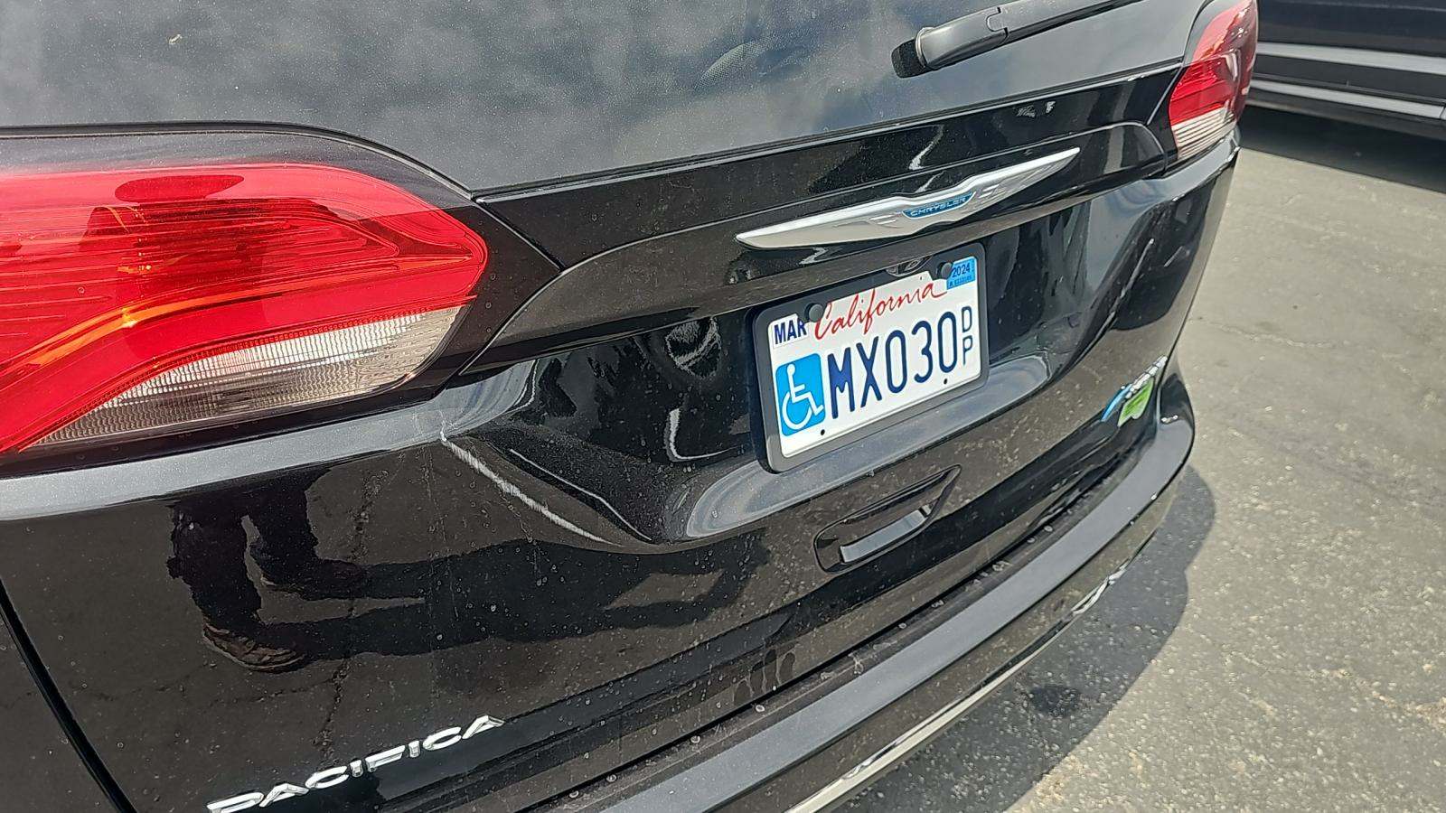 2020 Chrysler Pacifica Hybrid Touring L FWD