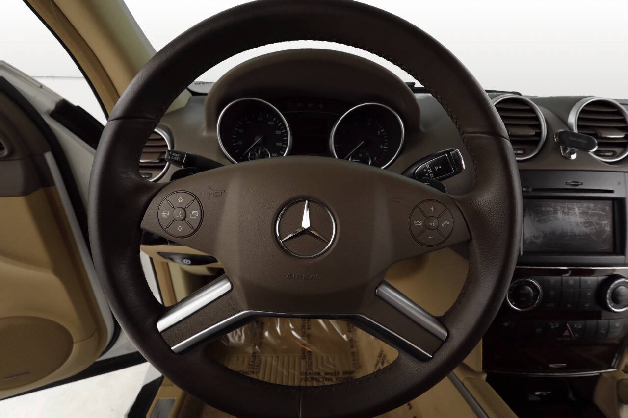 Mercedes-Benz ML 550 снимка Mercedes-Benz ML 550