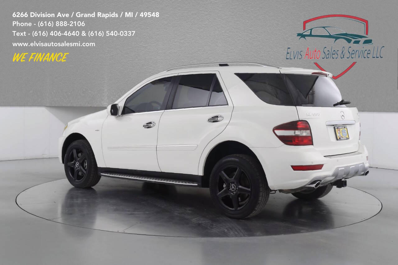 Mercedes-Benz ML 550 снимка Mercedes-Benz ML 550