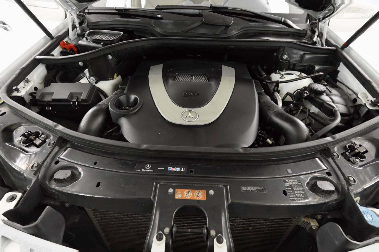 Mercedes-Benz ML 550 снимка Mercedes-Benz ML 550