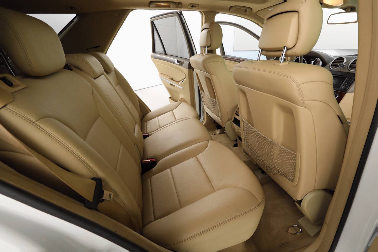 Mercedes-Benz ML 550 снимка Mercedes-Benz ML 550