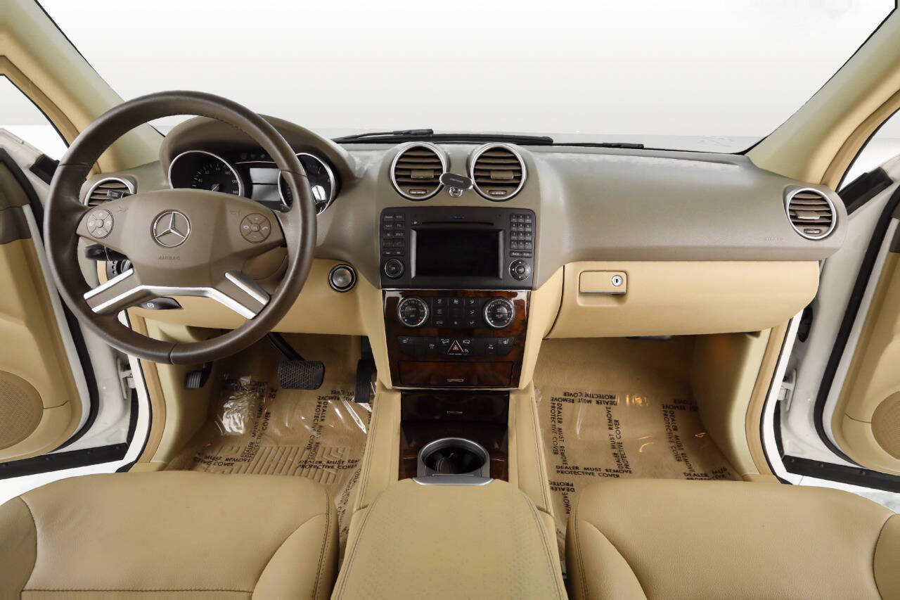 Mercedes-Benz ML 550 снимка Mercedes-Benz ML 550