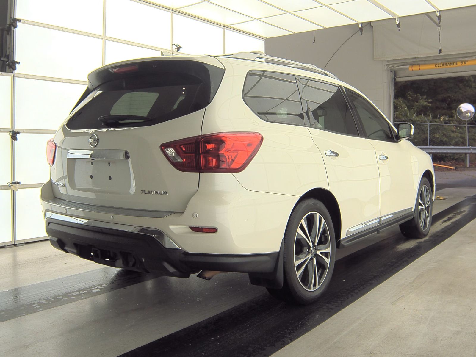 2020 Nissan Pathfinder Platinum FWD