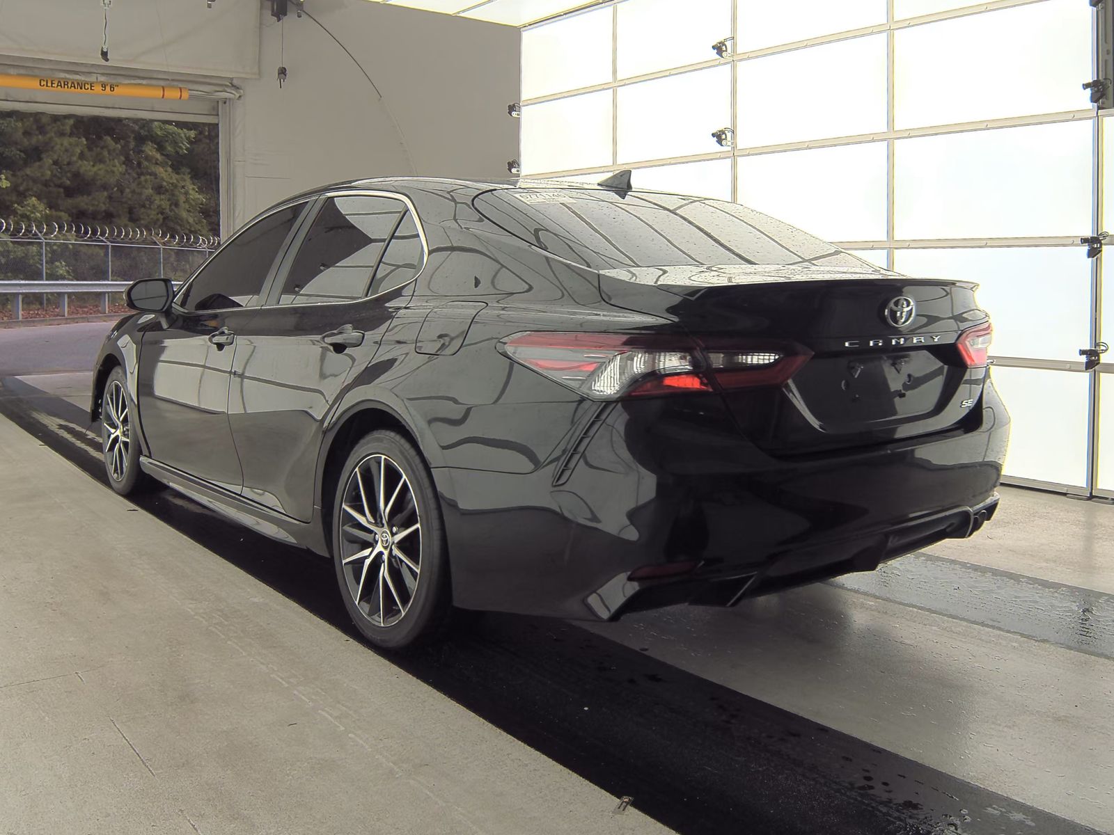 2021 Toyota Camry SE FWD
